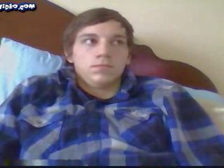 Isin twink whit pecker and ball cepet on cam