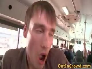 Chap boyz võttes gei porno sisse a buss